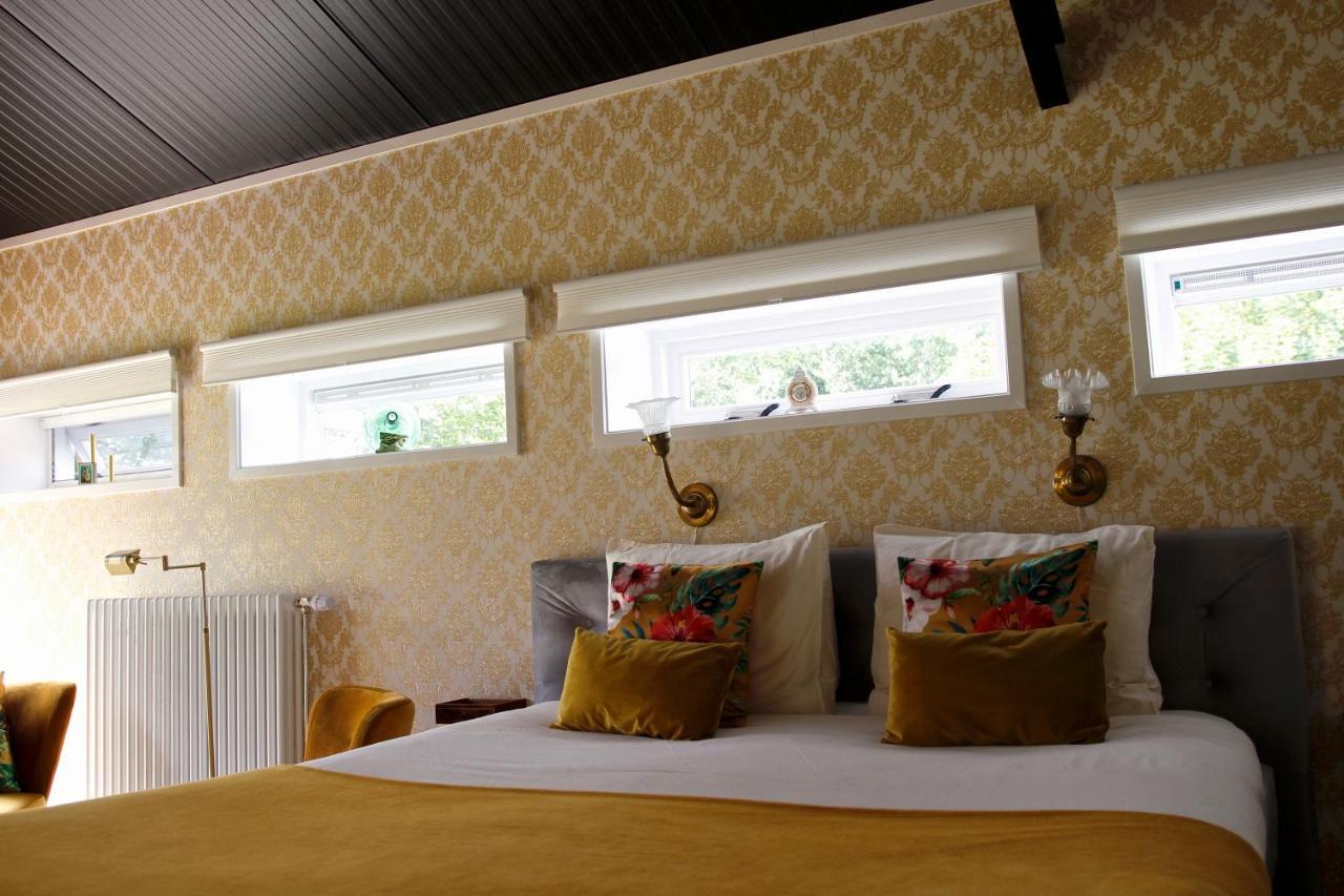 Hemeltjelief Bij Caro Bed & Breakfast Ezinge Exterior photo